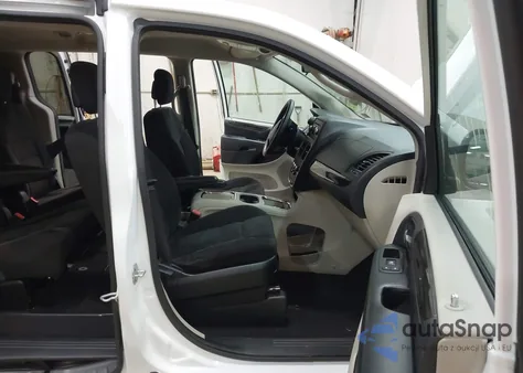 2016 Dodge Grand Caravan Sxt z USA, uszkodzony, nr VIN 2C4RDGCG1GR375974